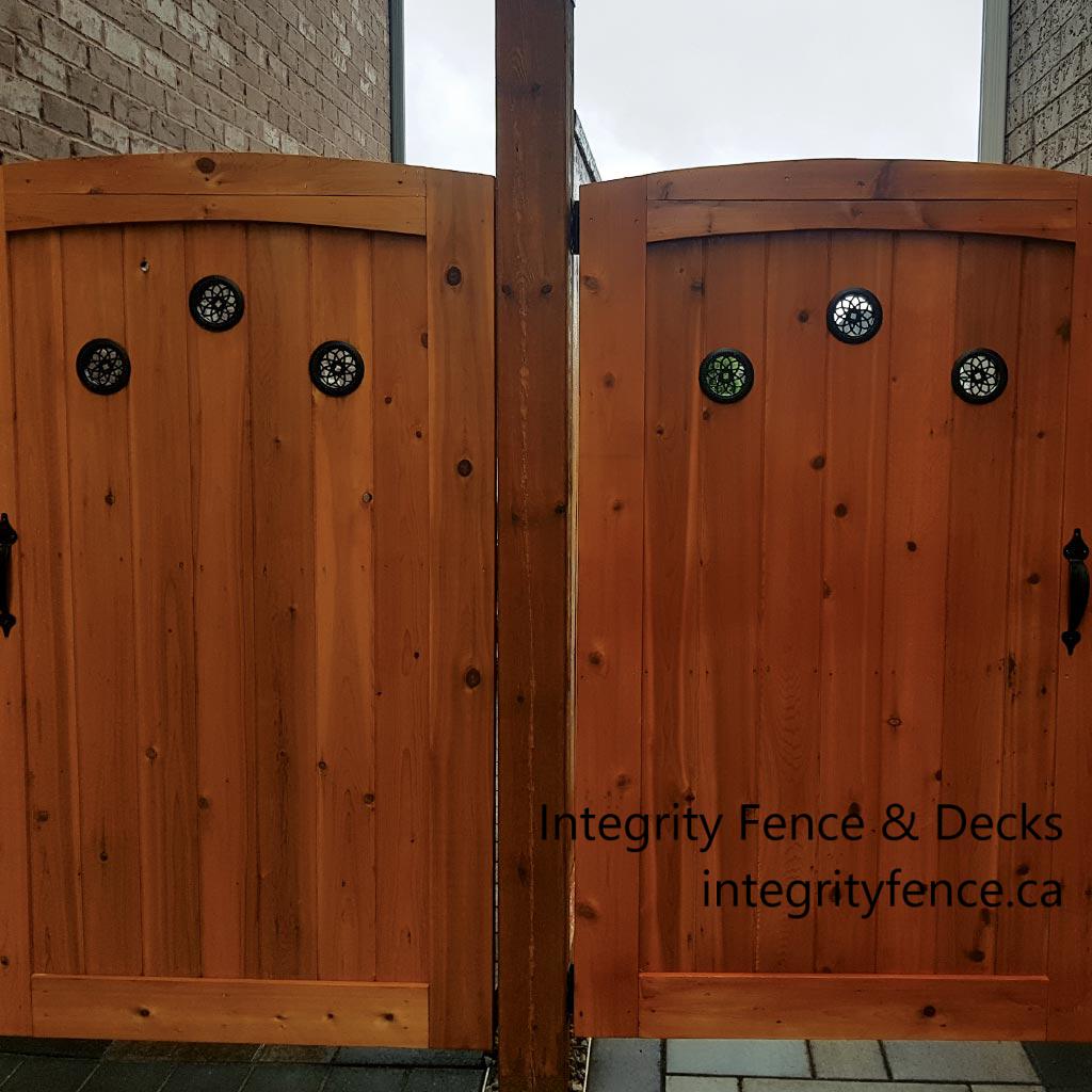 Cedar Upgrade Gate with Small Inserts