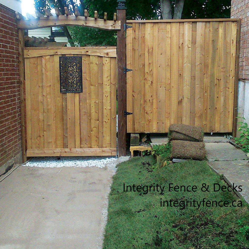Pressure Treated Gate with Large Insert & Pergola